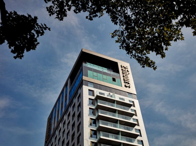 0171_Schoene-Aussichten-Touristik-25h_Tour_SteveHerud_Exterior_large