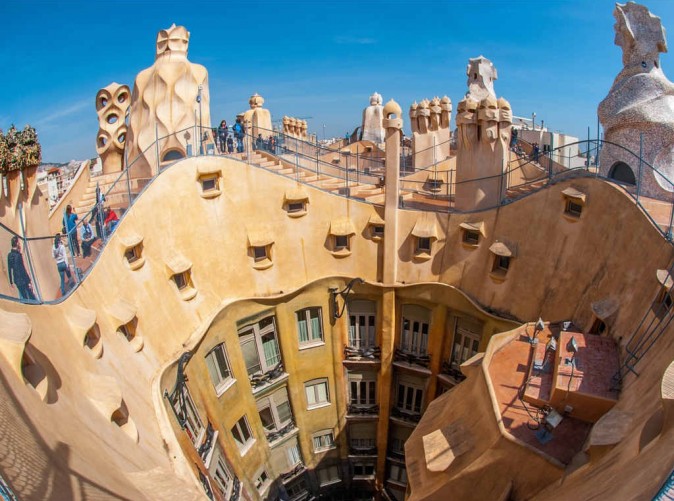 SchoeneAussichtenTouristik-Barcelona-Gaudi-1285294_pixabay