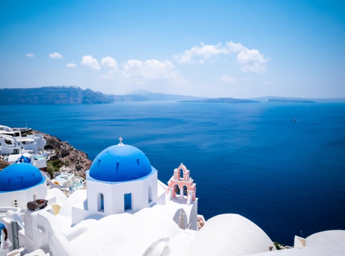 020_Santorini_shutterstock_1040803156