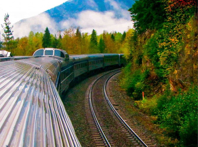 040_Kanada_The-Corridor_Schoene-Aussichten-Touristik_Canada-Dream-Tours_Montreal_shutterstock_shutterstock_Zug_1370506124