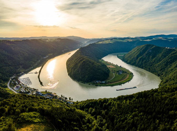 0014_00000118490_Drohnenaufnahme-der-Schloegener-Donauschlinge_WGD-Donau-Oberoesterreich-Tourismus-GmbH-Kaindlstorfer