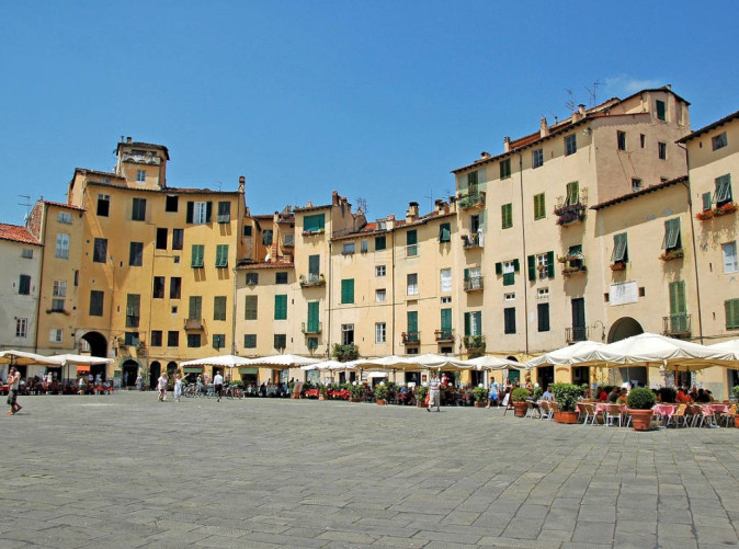 saveriogiusti-piazza-amphitheater-of-lucca-348488_1280