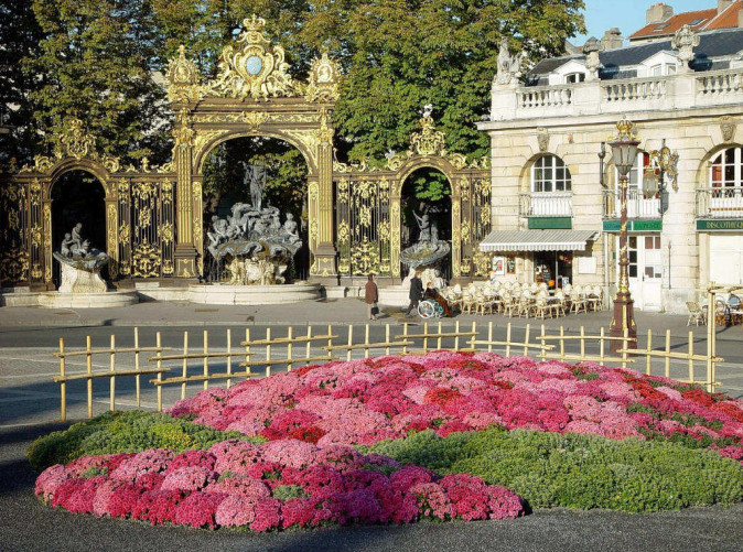 0036_nancy-1532392_1280