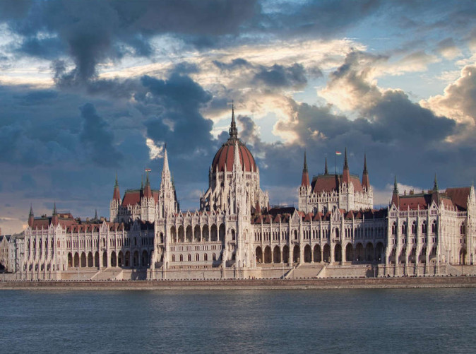 0020_budapest_attilapergel-hungarian-parliament-building-6995487_1920