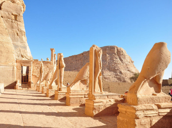 0029_nadinedoerle-abou-simbel-3506114_1280