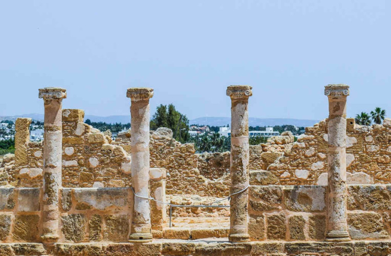 0017_SchoeneAussichtenTouristik-Zypern-Paphos-Pixabay-pillars-2315897_1920