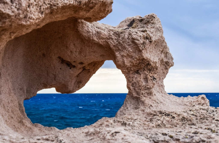 0018_SchoeneAussichtenTouristik-Zypern-pixabay-rock-formation-2149982_1280