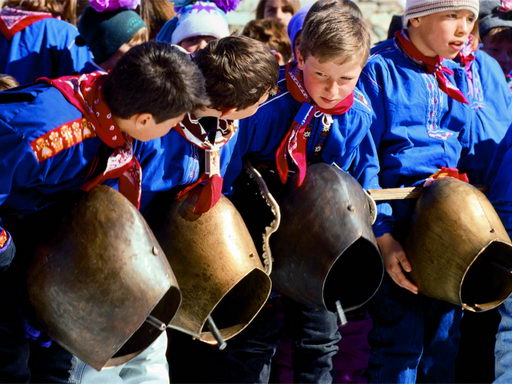 Chalandamarz - Schöne Aussichten Touristik